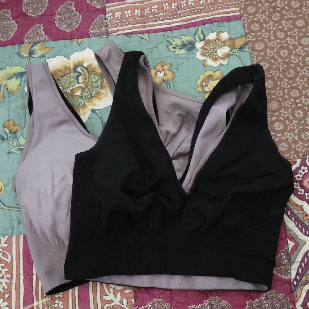 Qty 02 Annette Black and Gray V-Neck Reversible Pull Over Bras